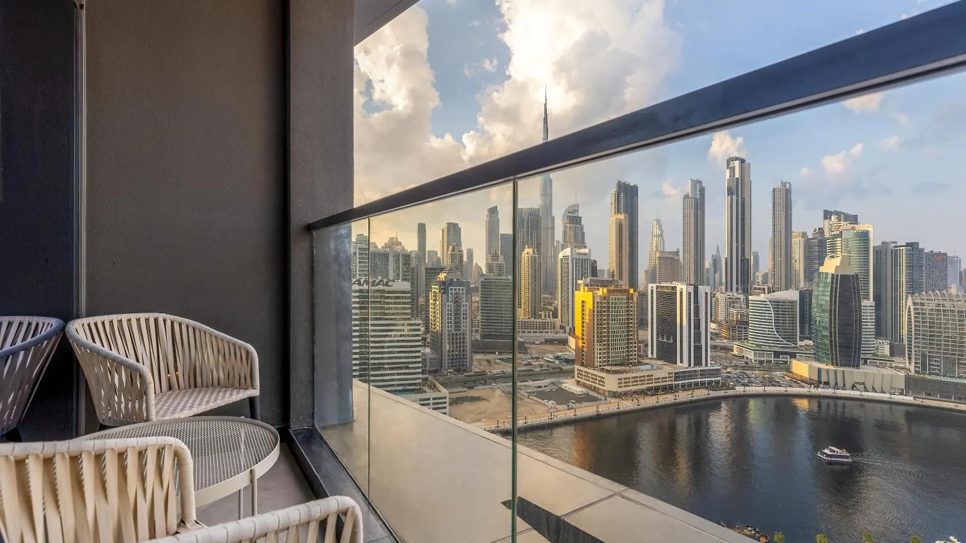 Waves Holiday Homes - 15 Northside, Tower 1, Two Bedroom Dubai