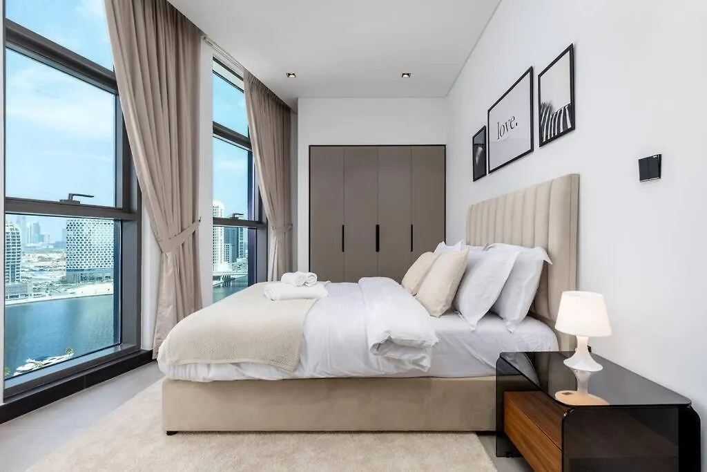 Waves Holiday Homes - 15 Northside, Tower 1, Two Bedroom Dubai Apartment