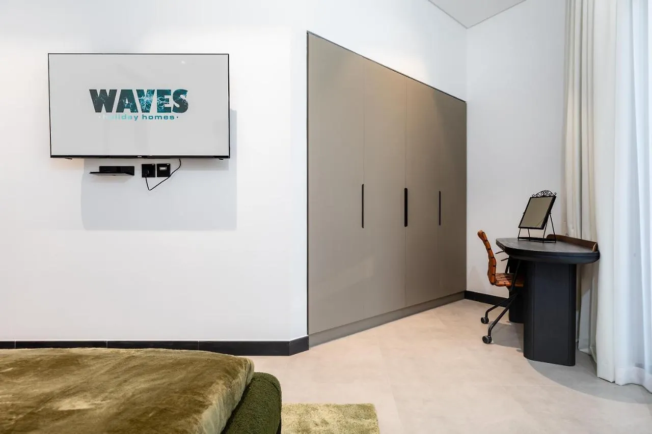 Waves Holiday Homes - 15 Northside, Tower 1, Two Bedroom Dubai Apartment