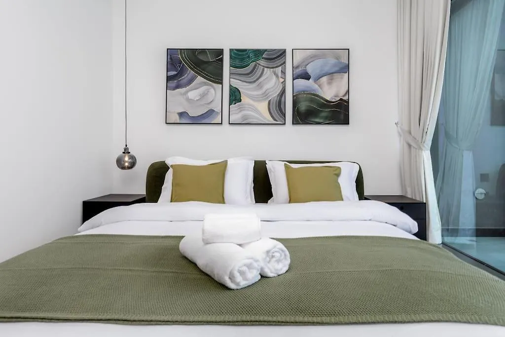 Waves Holiday Homes - 15 Northside, Tower 1, Two Bedroom Dubai