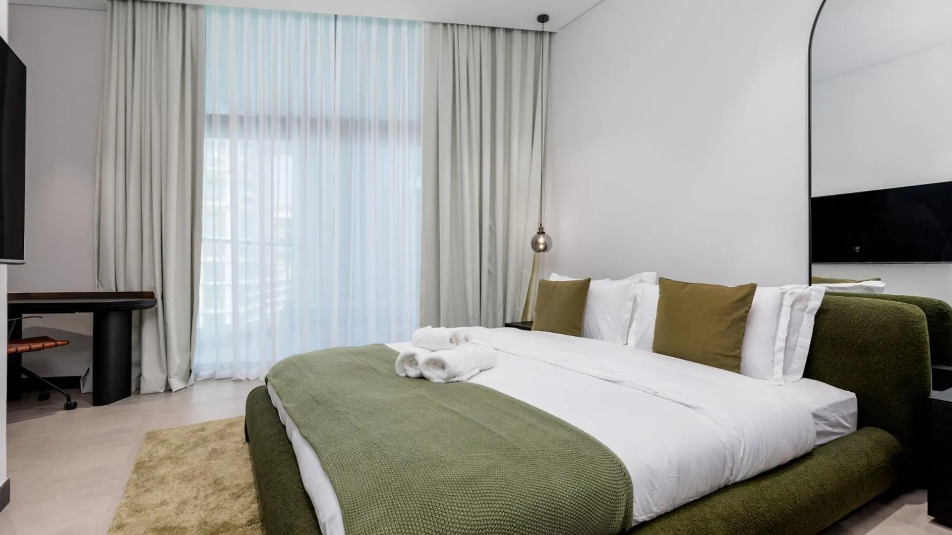 Waves Holiday Homes - 15 Northside, Tower 1, Two Bedroom Dubai