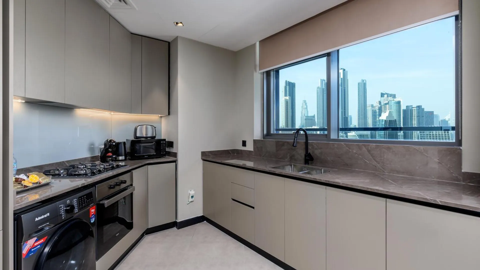 Lägenhet Waves Holiday Homes - 15 Northside, Tower 1, Two Bedroom Dubai