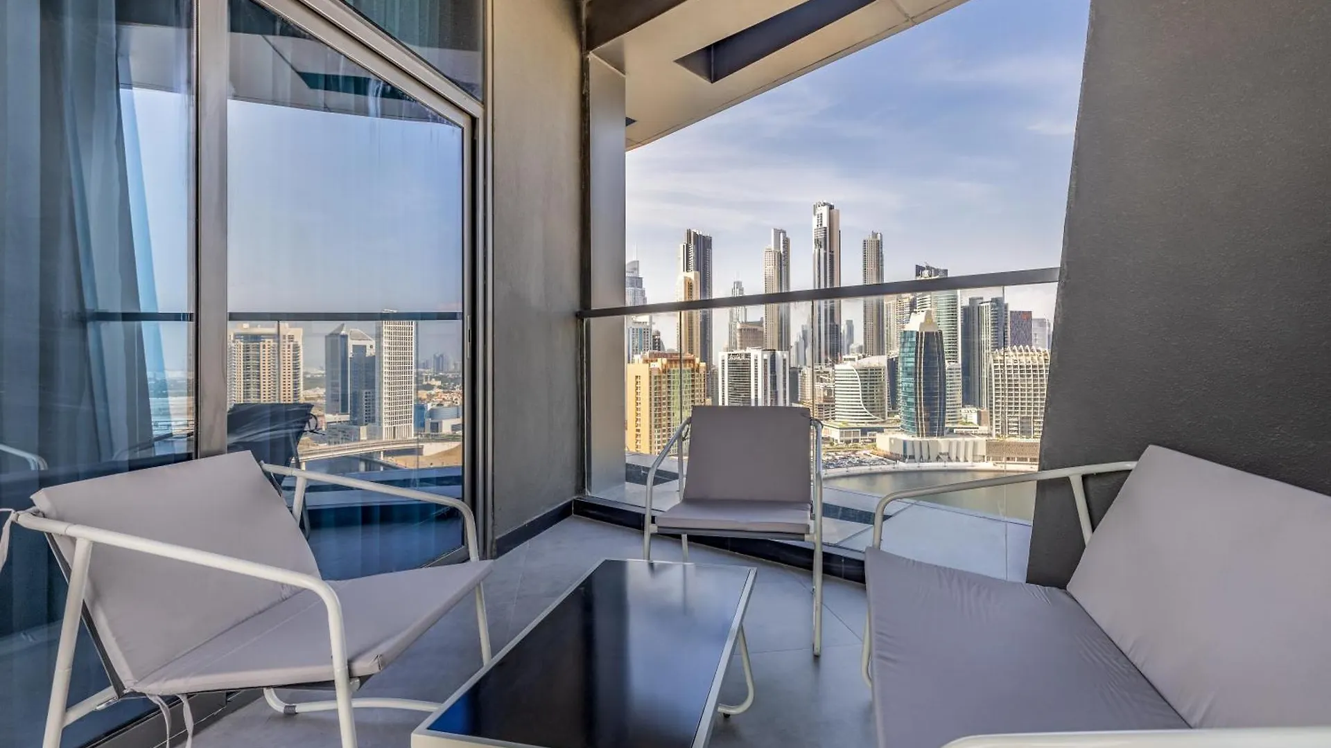 Waves Holiday Homes - 15 Northside, Tower 1, Two Bedroom Dubai